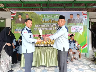 Pembagian hadiah (12)