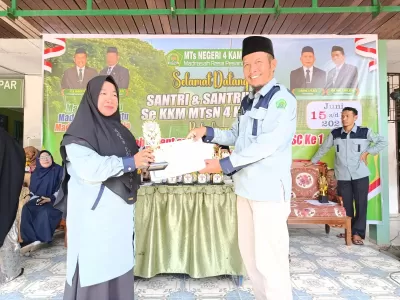 Pembagian Hadiah (13)