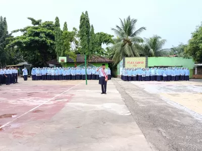 UPACARA SENIN PAGI (20