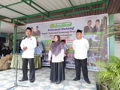 UPACARA SENIN PAGI (20
