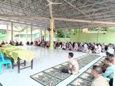 ORANG TUA WALI SANTRI MENYAKSIKAN PEMBUKAAN CELENGAN GURU (2)