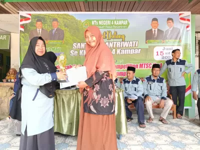 Pembagian Hadiah (8)