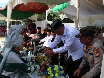 PENAMPILAN TARI PERSEMBAHAN 1