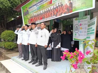 UPACARA SENIN PAGI (20