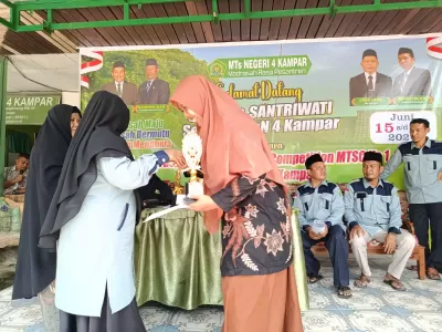 Pembagian Hadiah (9)