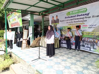 UPACARA SENIN PAGI (20