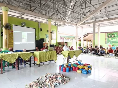 CELENGAN GURU SETELAH DI BUKA