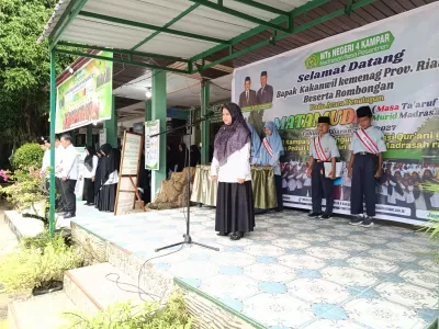 UPACARA SENIN PAGI (20