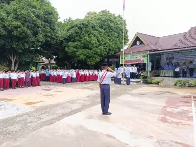 UPACARA SENIN PAGI (20