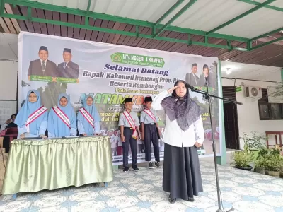 UPACARA SENIN PAGI (20