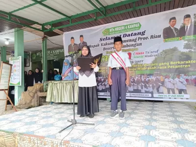 UPACARA SENIN PAGI (20