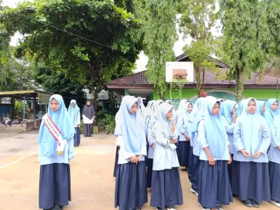 UPACARA SENIN PAGI (20